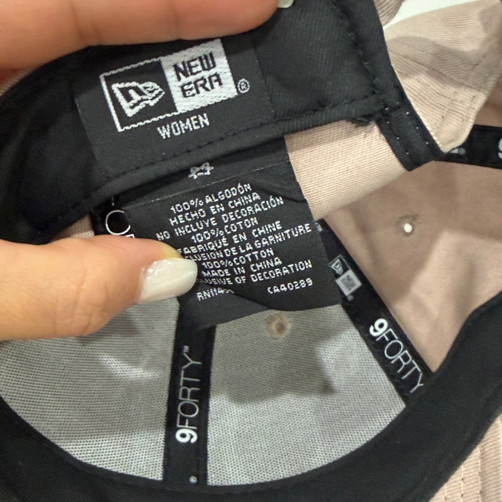 New Era Women's Cap - Picture 5 of 6